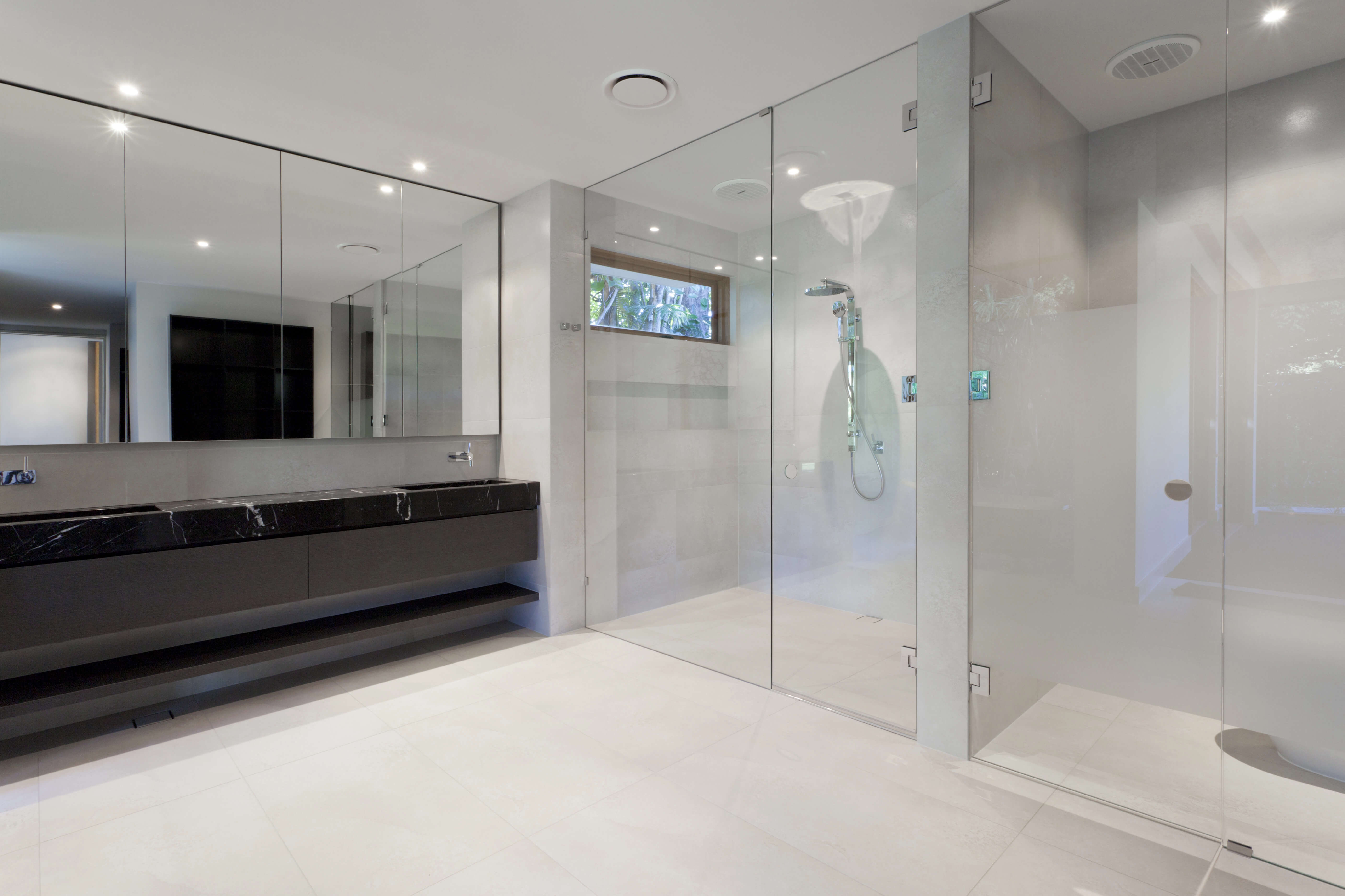cleaning bathrooms hughenden